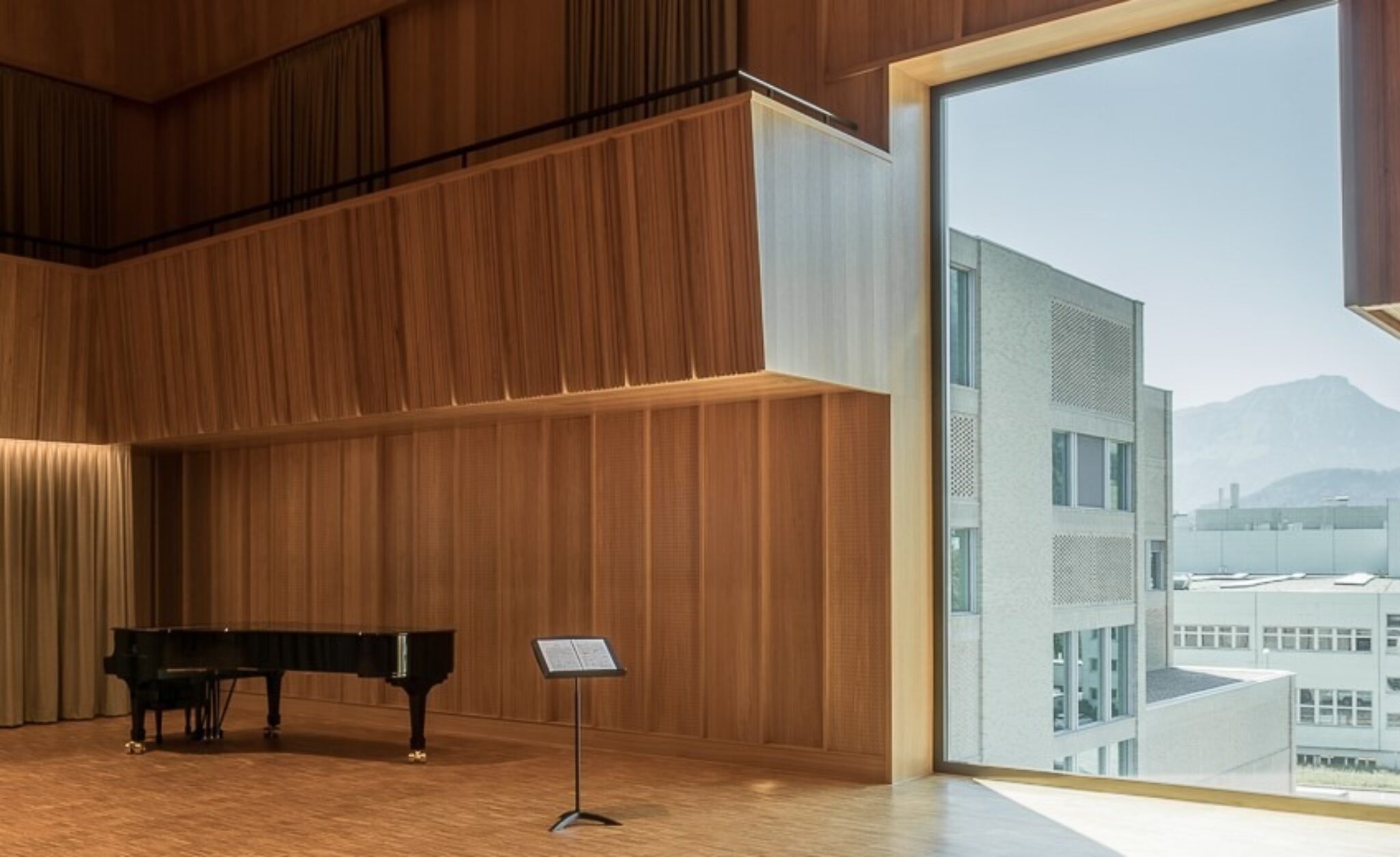 Blick aus dem Orchesterhaus zu Hochschule Luzern - Musik