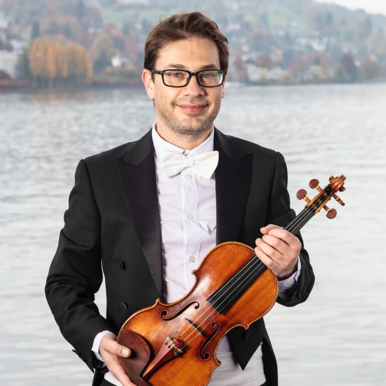 Porträtfoto Gregory Ahss