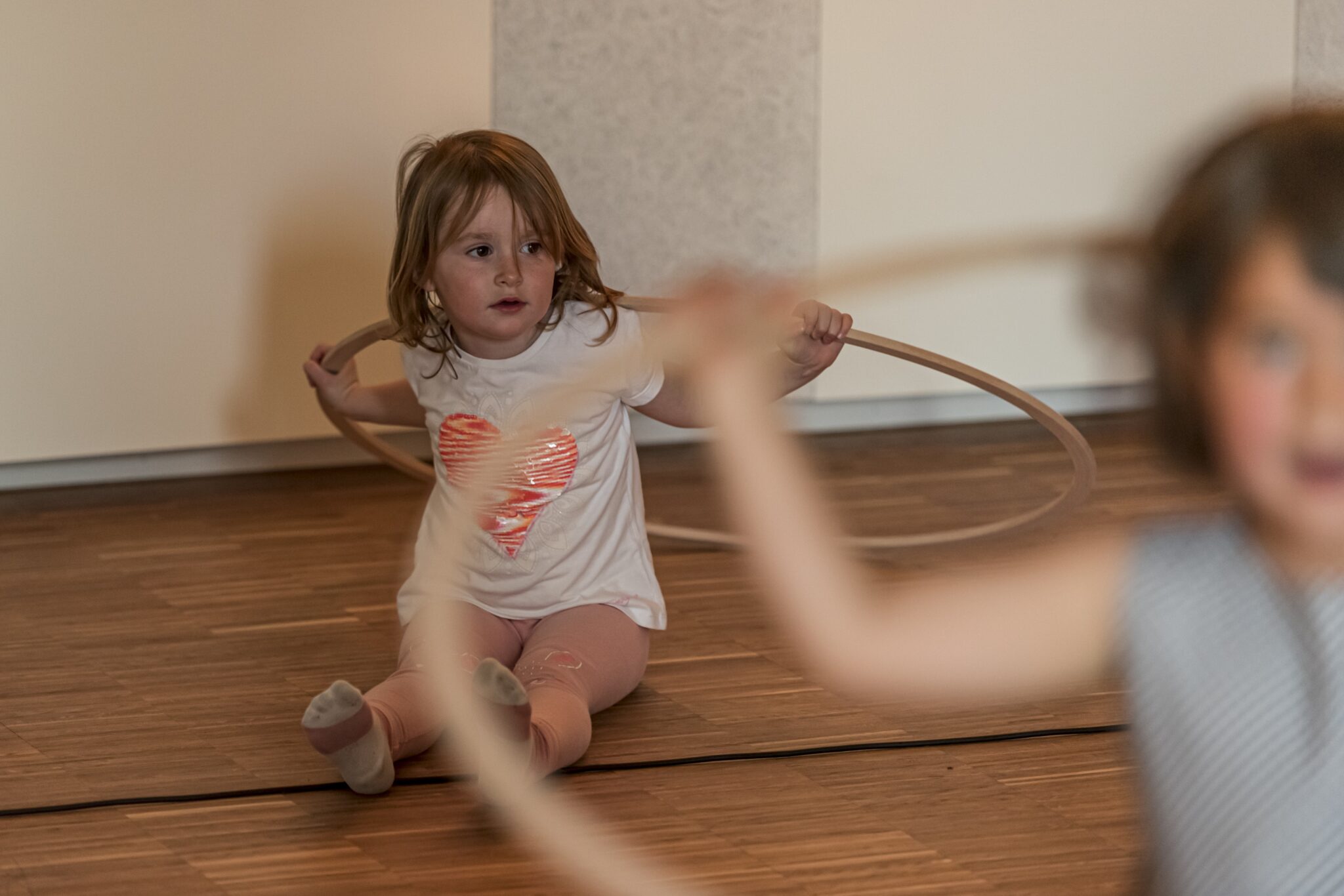 Mädchen spielen
