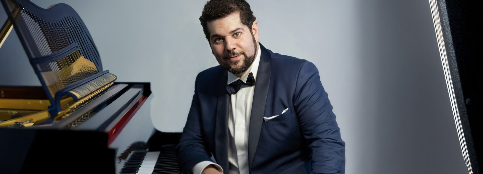 Fil Liotis, Klavier